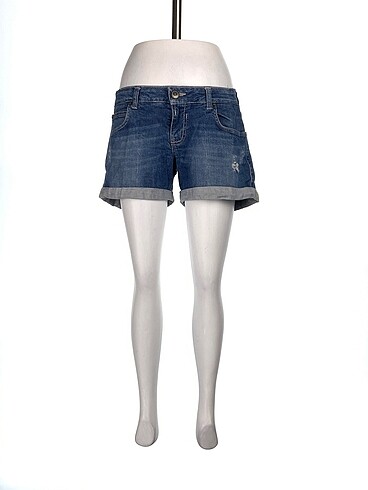 Bershka Mini Şort %70 İndirimli.