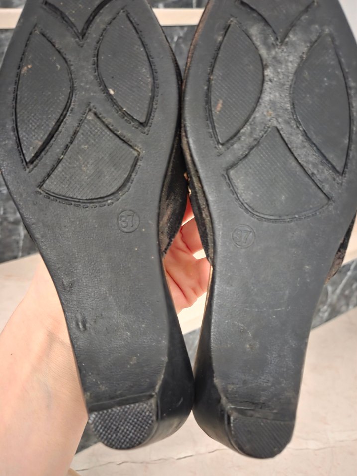 Boncuklu Nakışlı Kahverengi Dolgu Topuk Terlik - Görsel 3