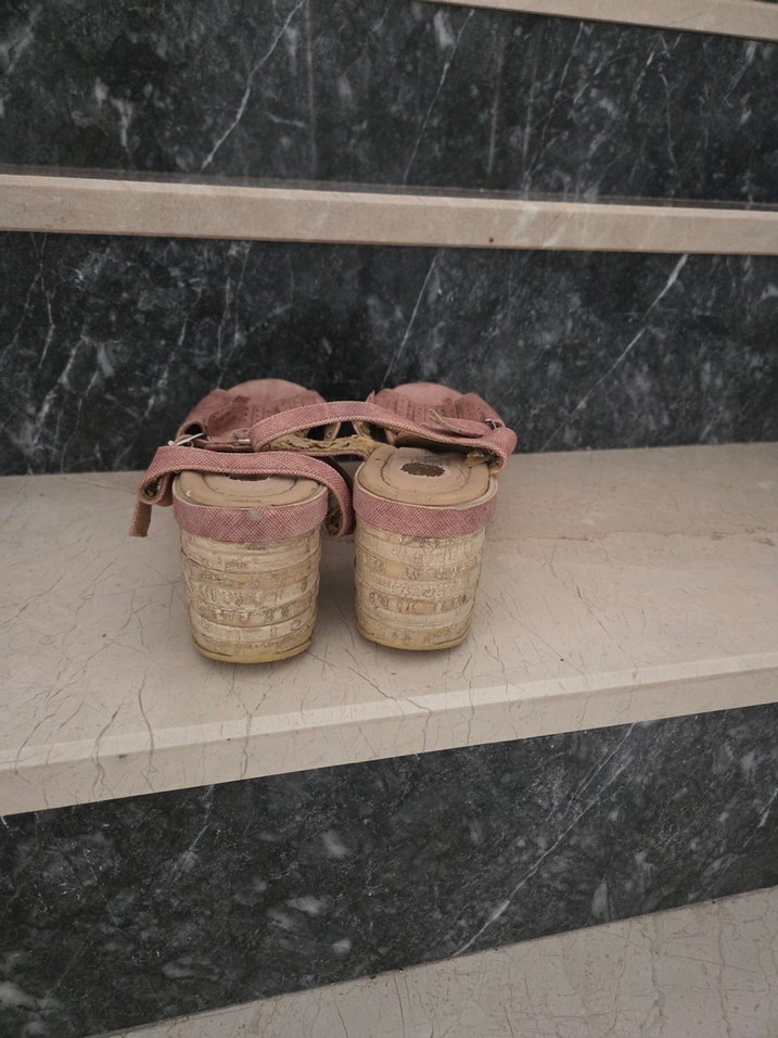 Pembe Süet Kadın Dolgu Topuk sandelet - Görsel 3