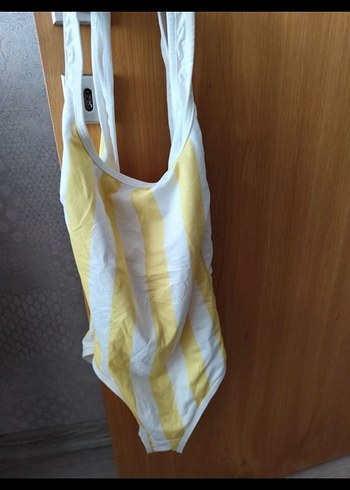 Sarı Çizgili İnce Askılı Mayo - Görsel 7