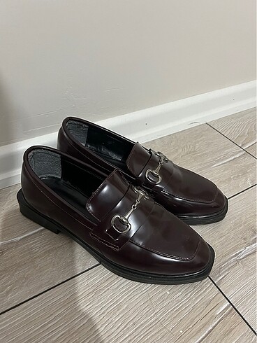 Bordo loafer tokalı ayakkabı
