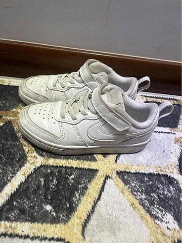 31 Beden beyaz Renk Nike ayakkabı
