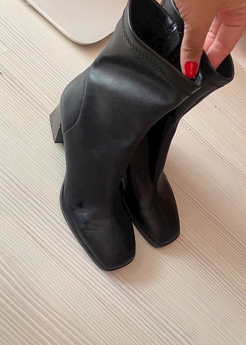 39 Beden siyah Renk Stradivarius bot