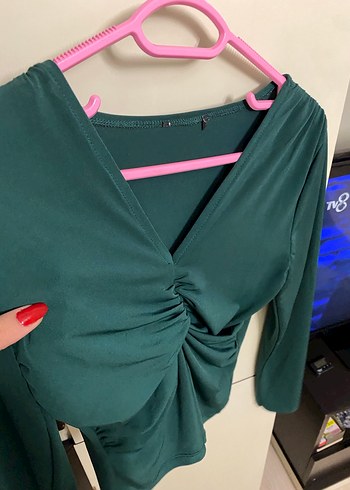 Yeşil V Yaka Pileli Uzun Kollu Bluz - Görsel 4