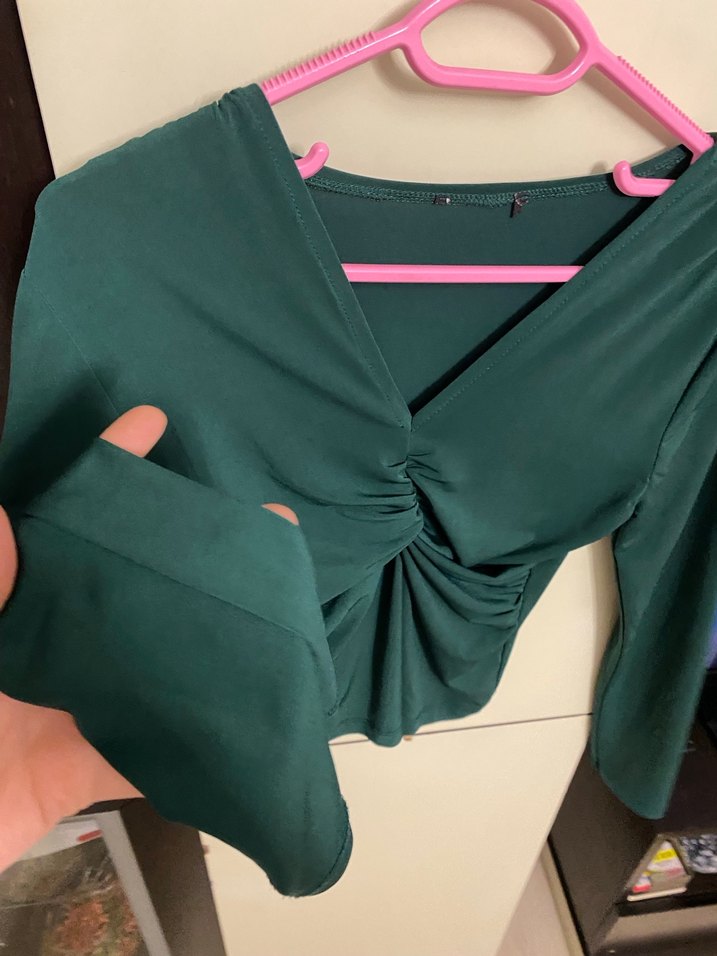 Yeşil V Yaka Pileli Uzun Kollu Bluz - Görsel 5