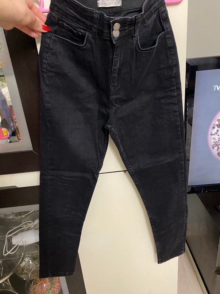 Siyah Kemer Detaylı Dar Kesim Kadın Kot Pantolon - Görsel 2