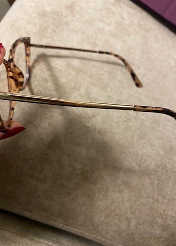 Kahverengi İnce İşlemeli Kadın Gözlüğü
Mavi ışık korumalı camı - Görsel 3