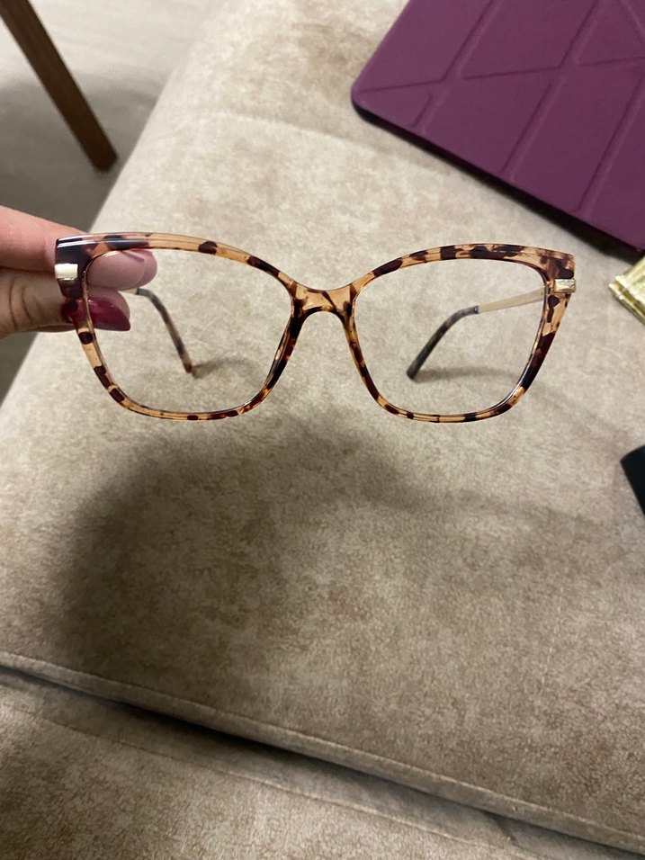 Kahverengi İnce İşlemeli Kadın Gözlüğü
Mavi ışık korumalı camı - Görsel 4