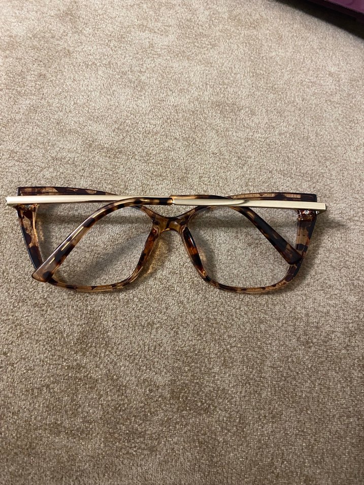 Kahverengi İnce İşlemeli Kadın Gözlüğü
Mavi ışık korumalı camı - Görsel 2