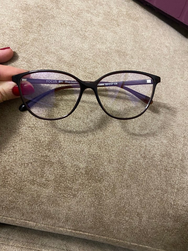 Kahverengi Minimalist Kadın Gözlüğü
Mavi ışık korumalı camı - Görsel 5