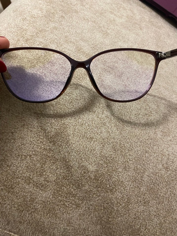 Kahverengi Minimalist Kadın Gözlüğü
Mavi ışık korumalı camı - Görsel 4