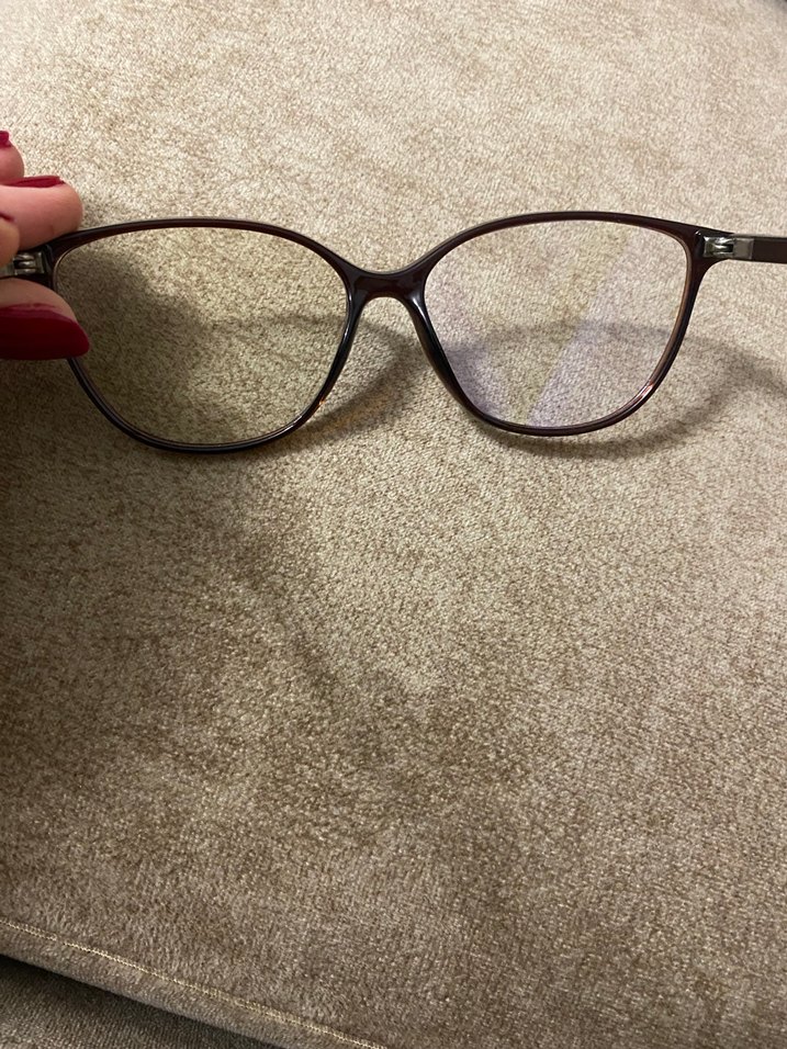 Kahverengi Minimalist Kadın Gözlüğü
Mavi ışık korumalı camı - Görsel 3