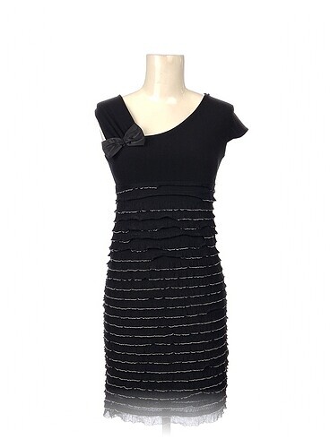 PreLoved Kısa Elbise %70 İndirimli.