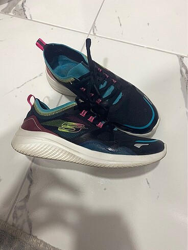Skechers