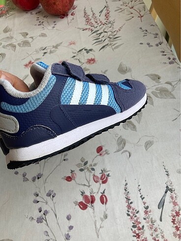 27 Beden lacivert Renk 27 numara Adidas ayakkabı