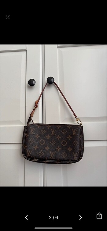 Louis Vuitton Louis Vuitton monogrom pochette çanta