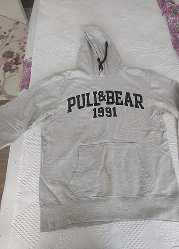 Pull and bear sweatshirt 
