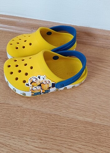 22 Beden sarı Renk Crocs çocuk terlik