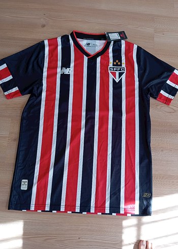 SPFC Logolu Erkek Kırmızı Çizgili V Yaka Forma