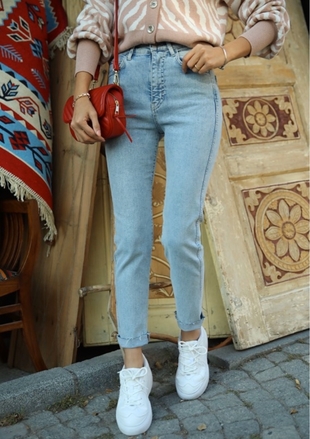Açık renk mom fit jean