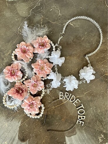 Nedime bilekliği ve bride hazırlık tacı