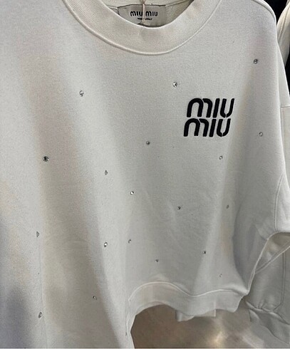 Miu Miu Miu miu yazılı taşlı sweatshirt