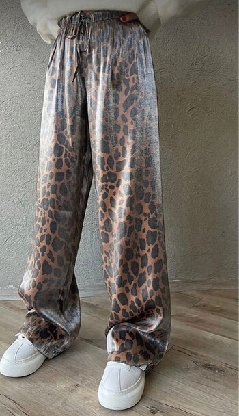 Leopar ışıltılı lastikli yüksek bel pantolon