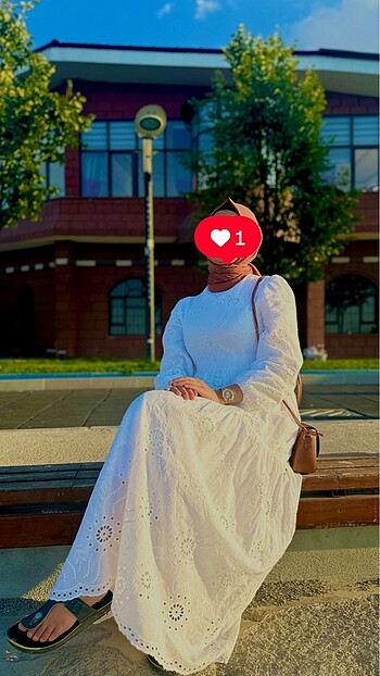 Diğer Beyaz elbise güpürlü