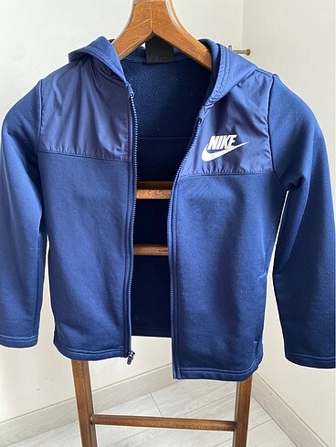Nike kapşonlu