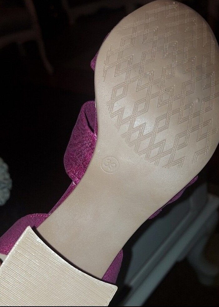 Metalik tasarım ayakkabı — görsel 3/8