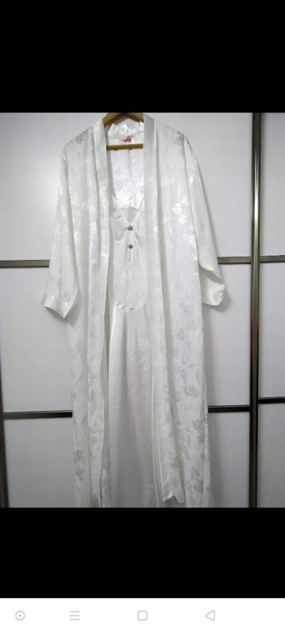 Beyaz Çiçek Desenli Kadın saten çeyizlik gecelik sabahlık takımı - Görsel 2