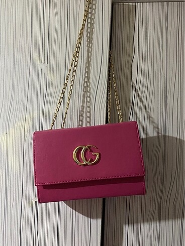 Pembe çanta