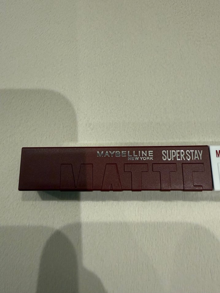 Maybelline Superstay Matte Ink Bordo Ruj - Görsel 4
