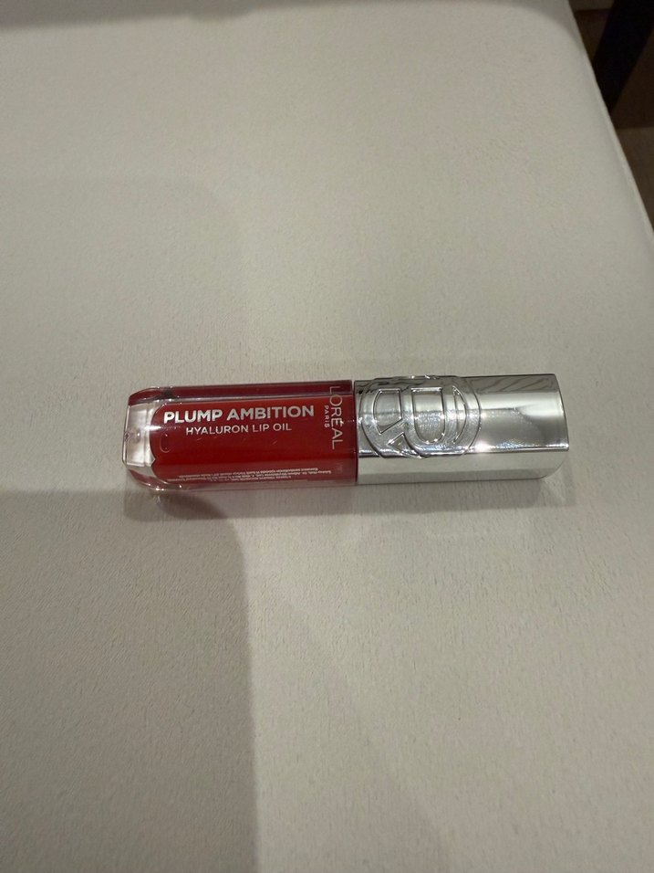 L'Oréal Plumb Ambition Kırmızı Parlak Dudak Yağı - Görsel 3