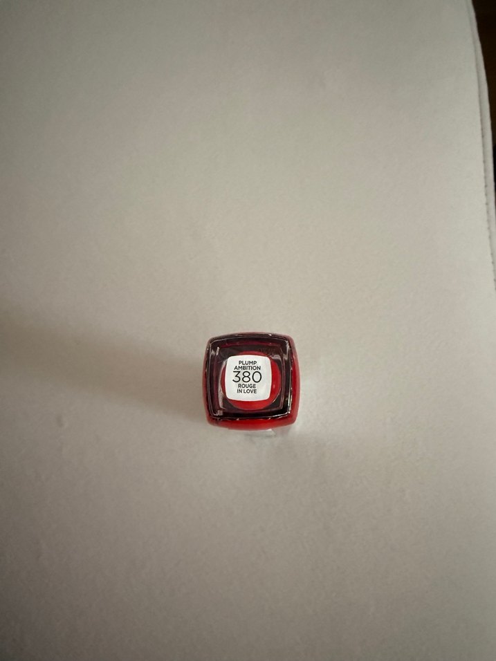 L'Oréal Plumb Ambition Kırmızı Parlak Dudak Yağı - Görsel 4