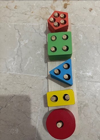 Renkli Ahşap Şekil Sıralama Oyuncağı