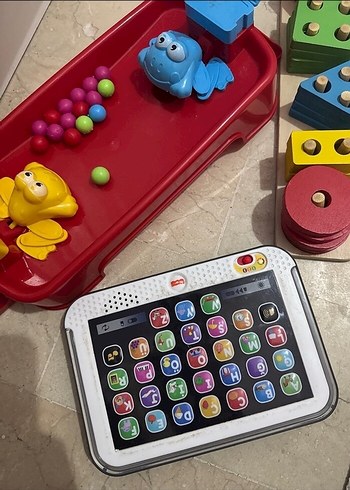 Fisher Price Renkli Ahşap Şekil Sıralama Oyuncağı