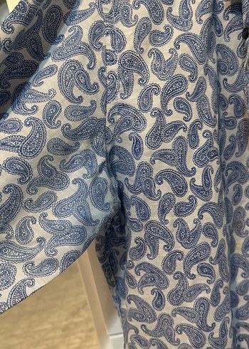 Düğmeli V Yaka Erkek Gömlek - Görsel 4