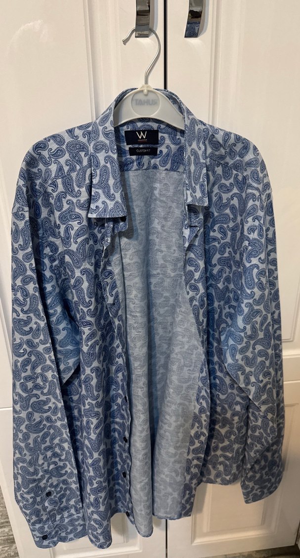 Düğmeli V Yaka Erkek Gömlek - Görsel 2