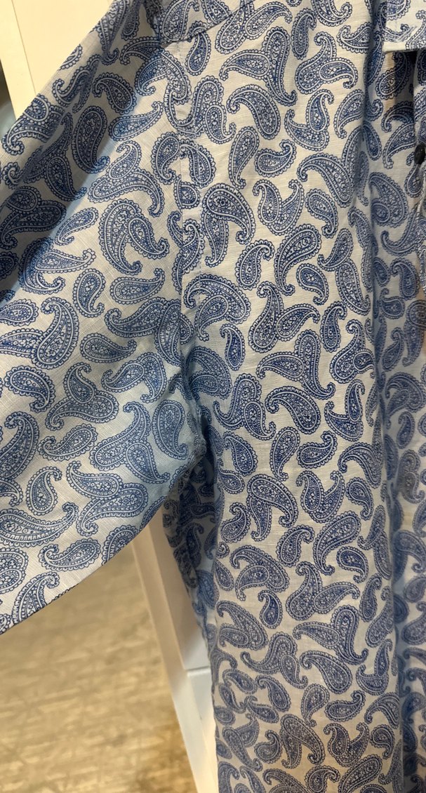 Düğmeli V Yaka Erkek Gömlek - Görsel 4