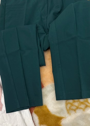 Yeşil Kadın Kumaş Pantolon 38 beden  ama 40 da uyumlu olur - Görsel 2