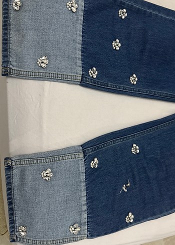 32 Beden Kadın Mavi taşlı Nakışlı Denim Jean
