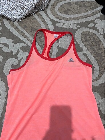 Adidas spor üstü