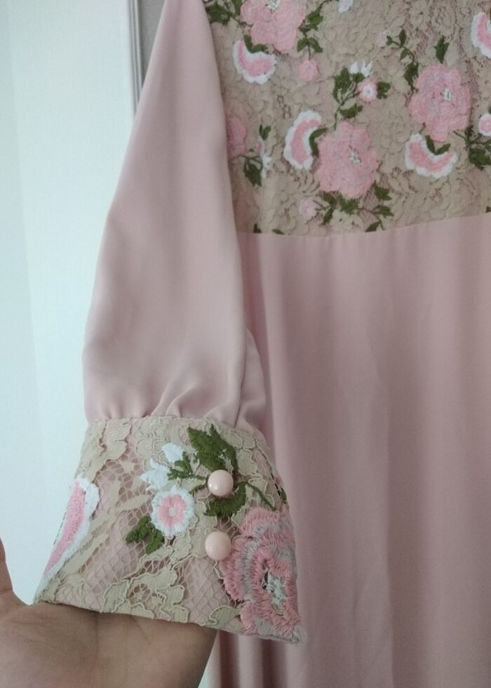 Çiçekli elbise  - Görsel 3