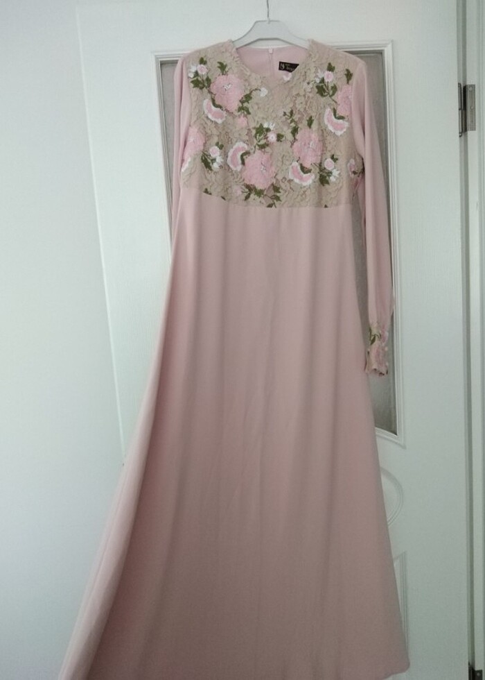 Çiçekli elbise  - Görsel 2