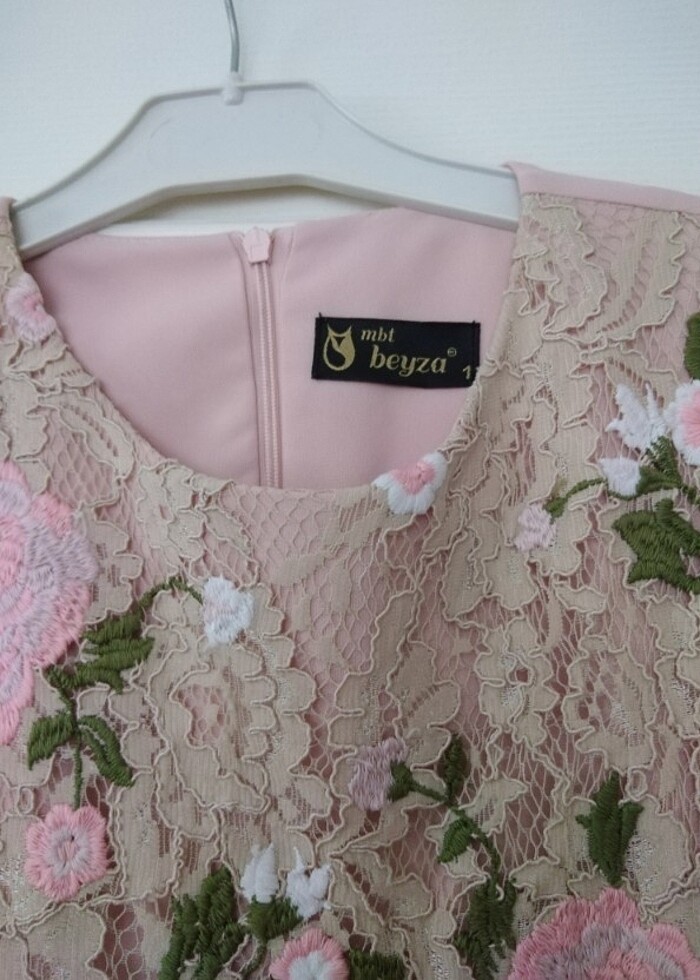 Çiçekli elbise  - Görsel 4