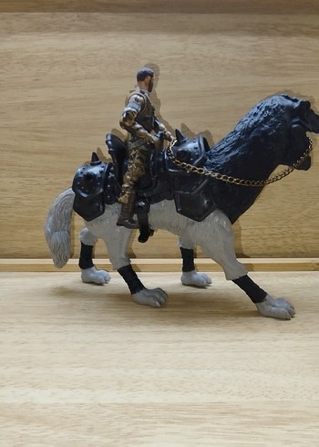 Beden Koyu Camel Renkli Aksiyon Figürü