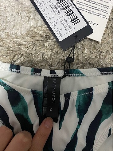 Trendyol & Milla Bikini altı etiketli