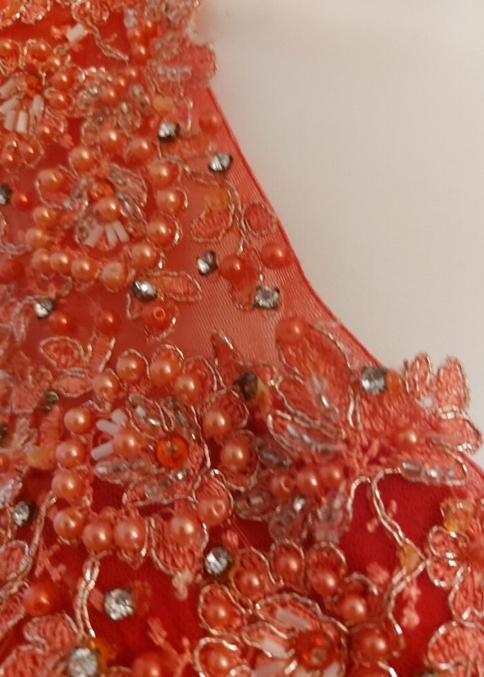 Abiye 1 kere giyinildi - Görsel 2