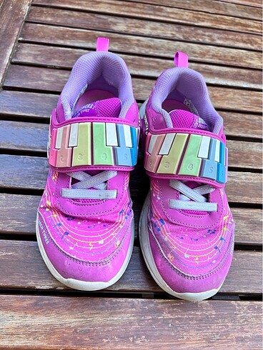 35 Beden Skechers piyanolu